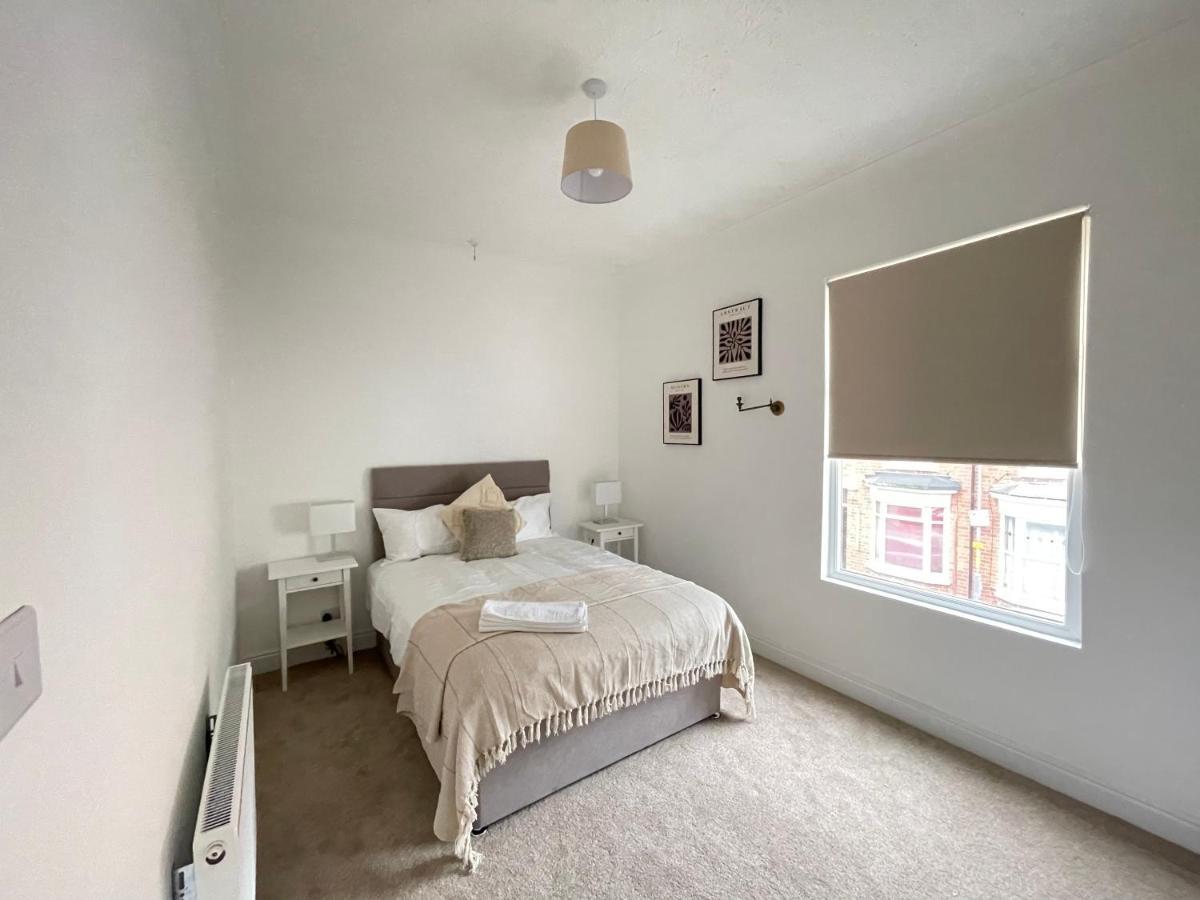 Hébergement de vacances 4 Bed 3 Bedroom Near Centre Middlesbrough