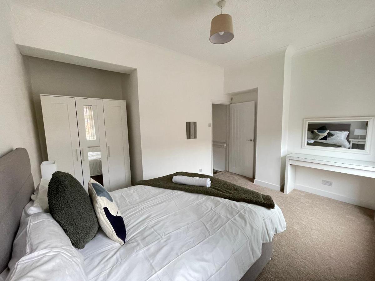 4 Bed 3 Bedroom Near Centre * Middlesbrough